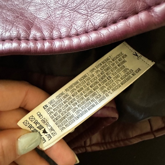 Women's Burgundy Leather Jacket - Picture 3 of 4